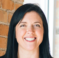 Retrato principal do atendimento ao cliente de Sophie Hartwell da equipa de serviço